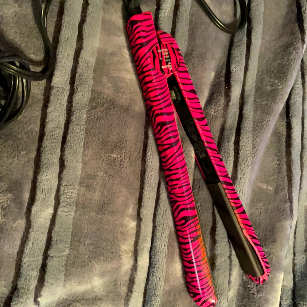 Pyt flat iron